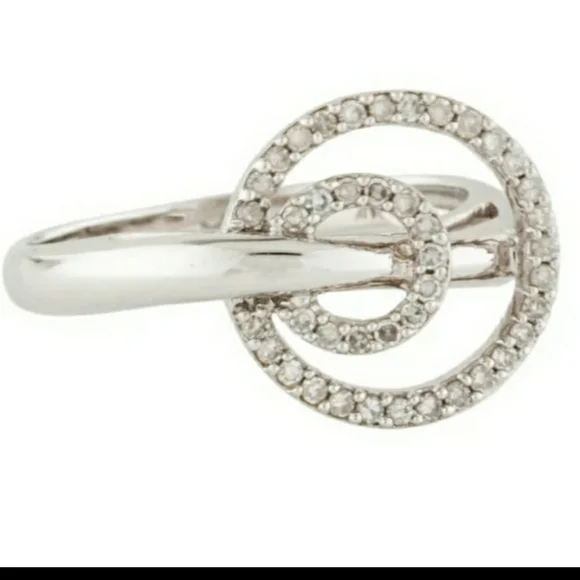 Diamond Ring 14k white gold in a beautiful setting! BrAND NEW WiTHOUT TAG